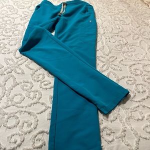 Fig scrubs pants in Turquoise. Small-Tall
